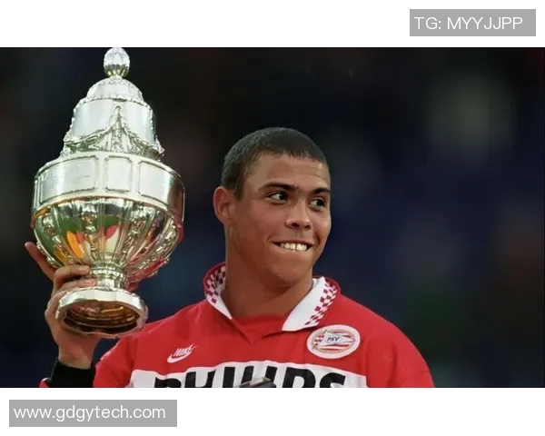 罗纳尔多辉煌生涯中的经典进球瞬间全景回顾与精彩解析